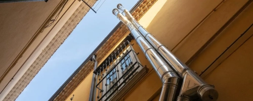 Komin ceramiczny czy stalowy?